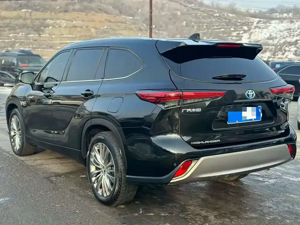 Toyota Highlander — фото 6