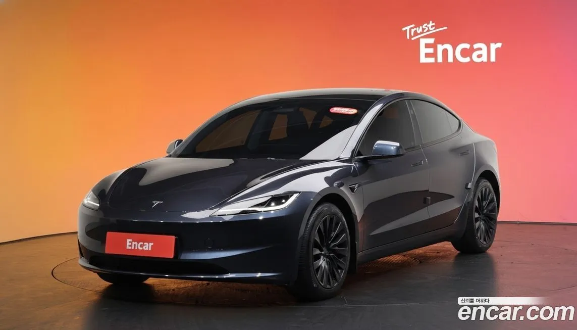 Tesla Model 3 — фото 1