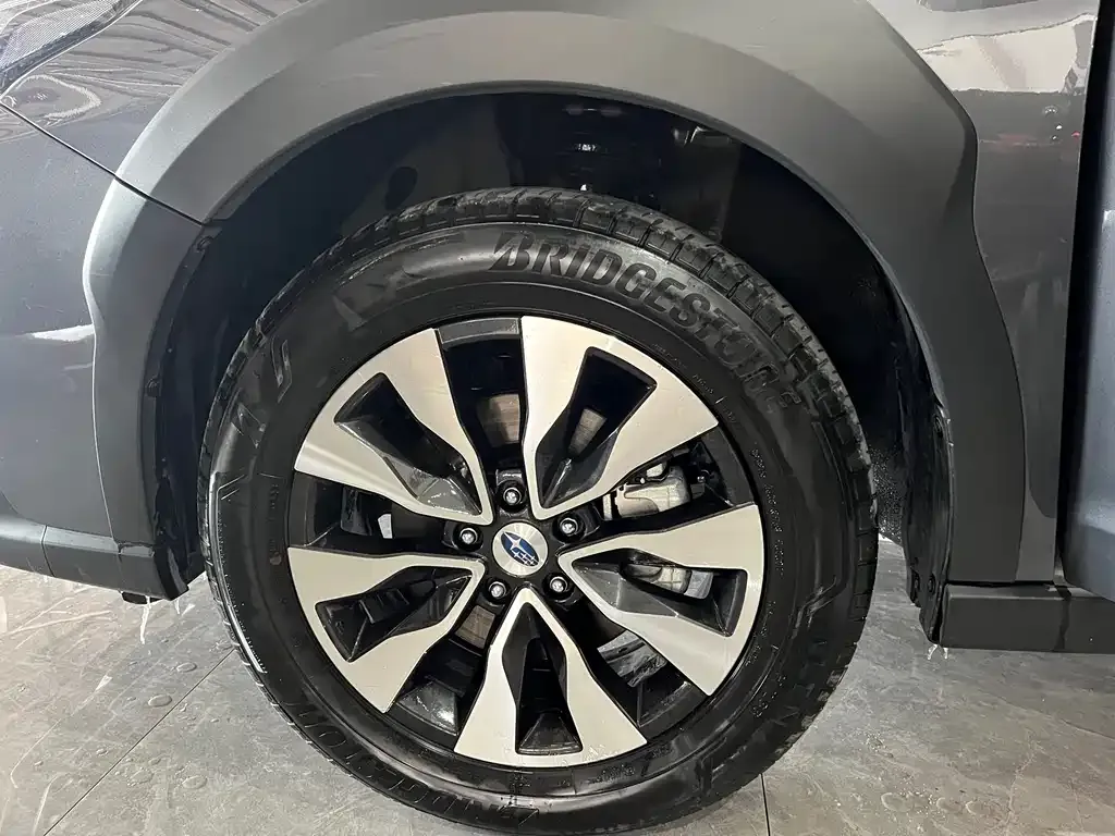 Subaru Outback — фото 10