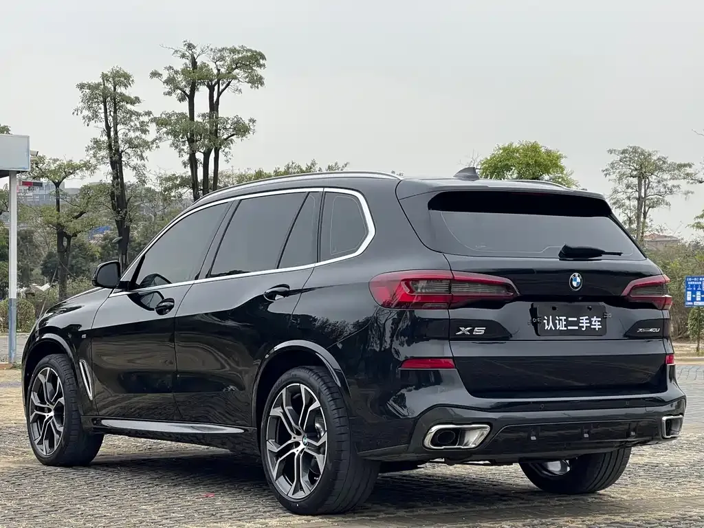 BMW X5 — фото 9
