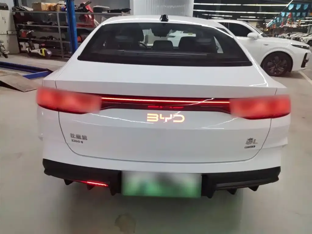 BYD Qin L — фото 10