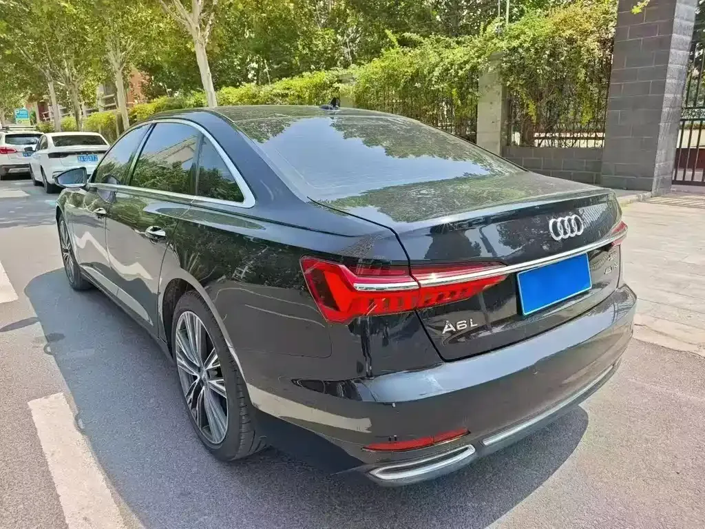 Audi A6L — фото 8