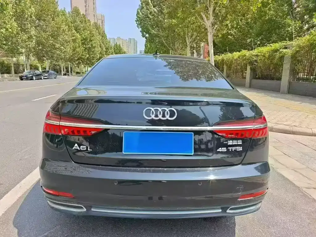 Audi A6L — фото 6
