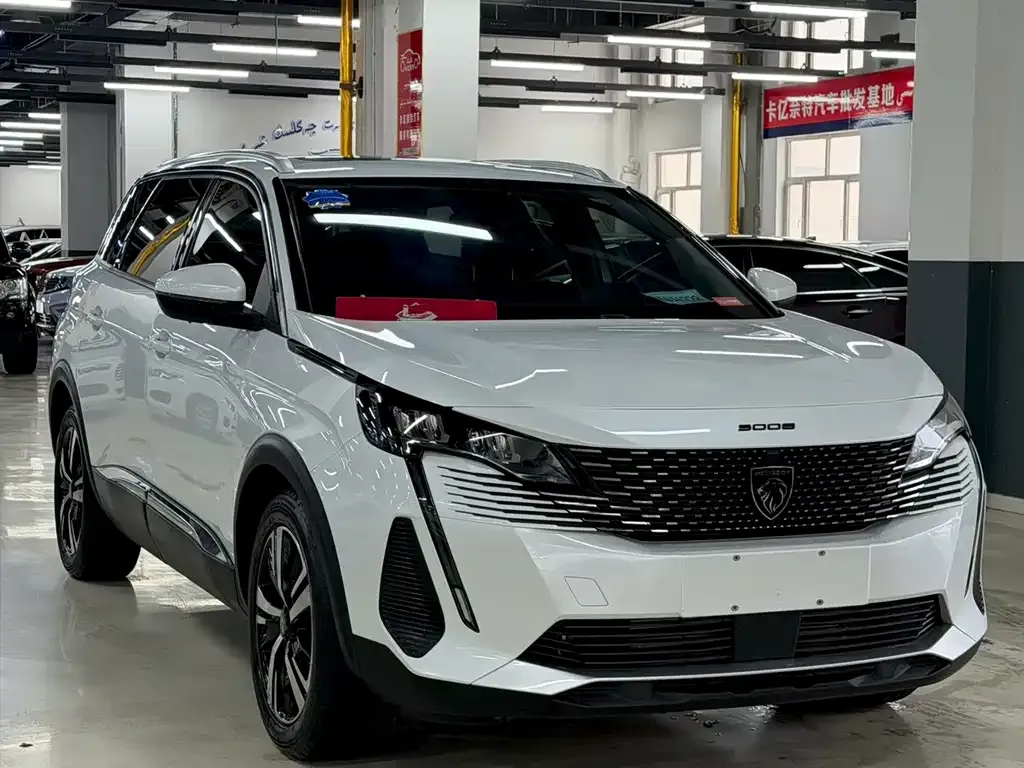 Peugeot 5008 — фото 1