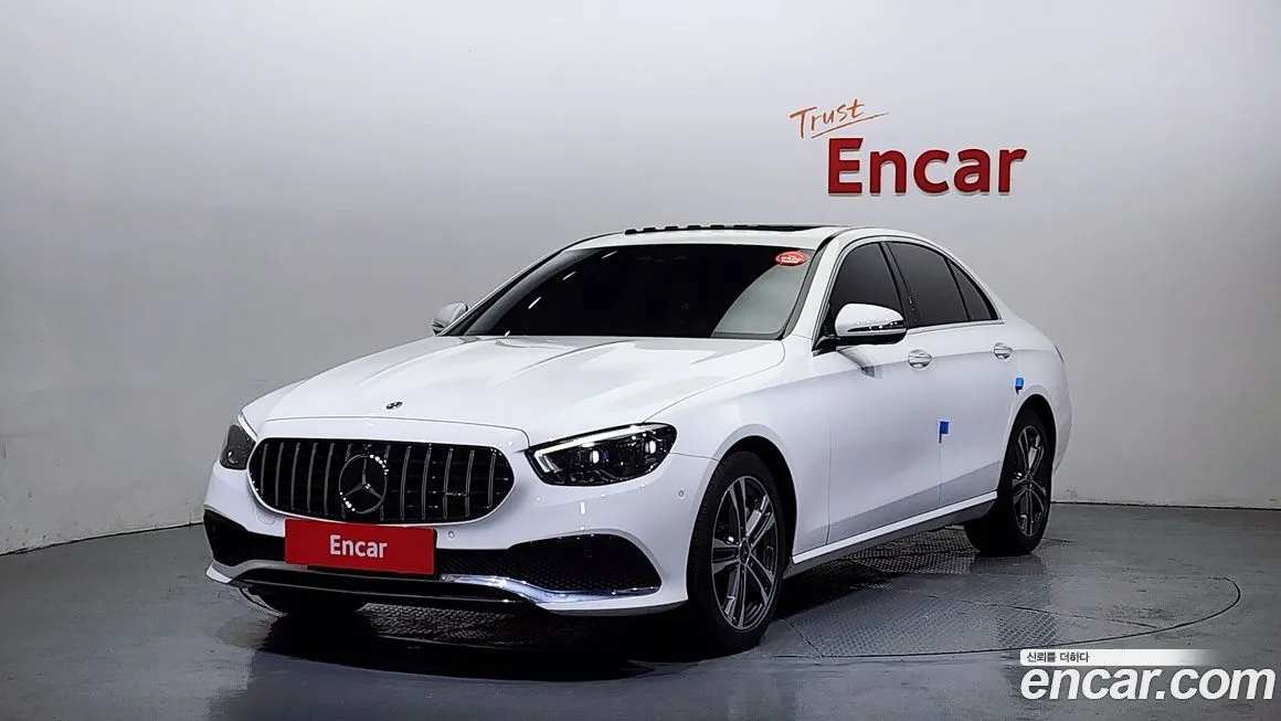 Mercedes-Benz E-Class — фото 1