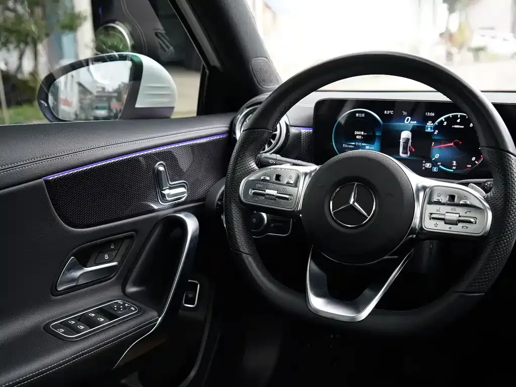 Mercedes-Benz A-Class — фото 8