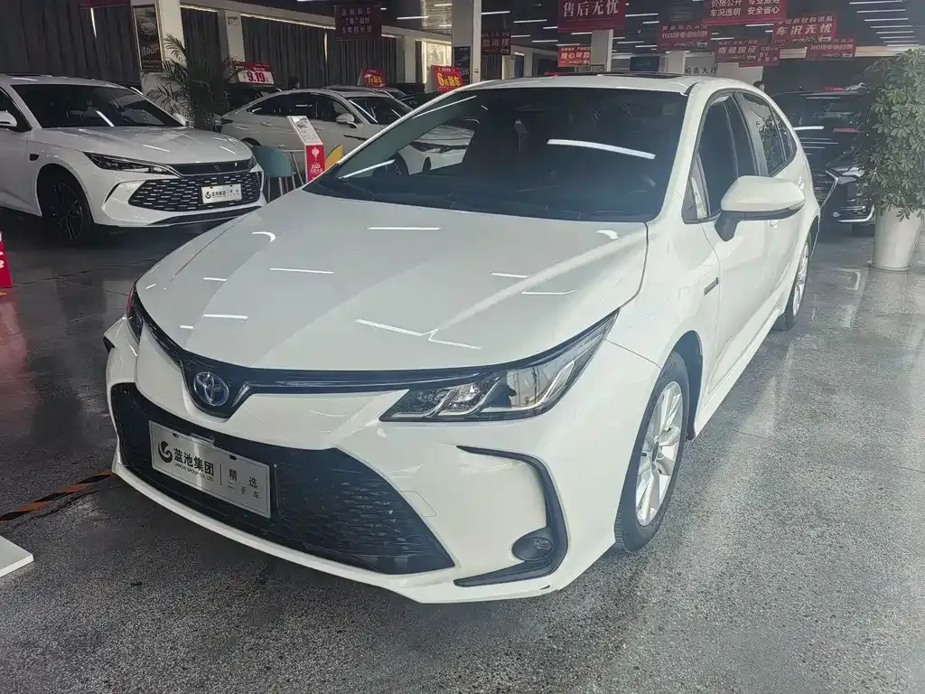 Toyota Corolla — фото 1