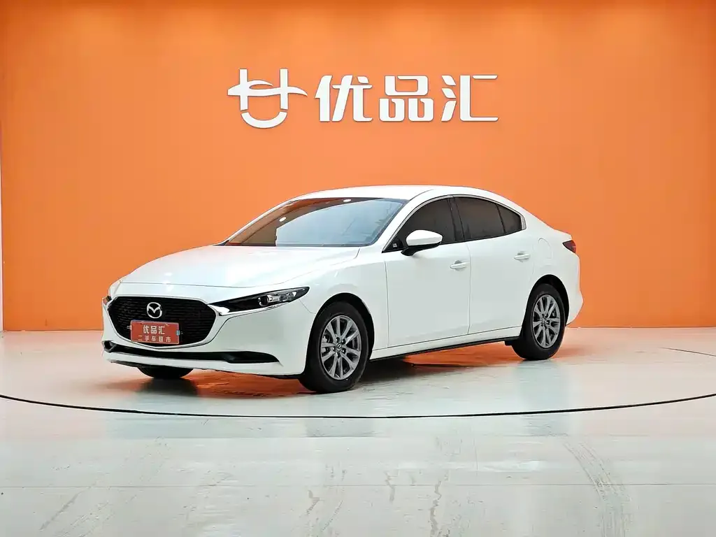 Mazda 3 Axela — фото 1
