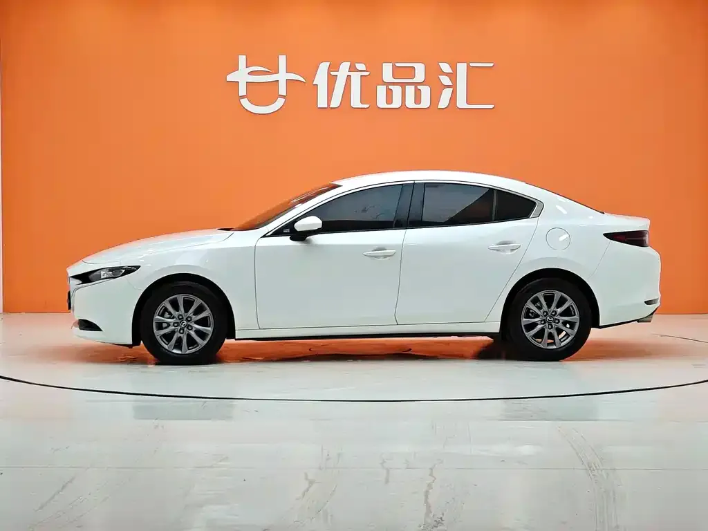 Mazda 3 Axela — фото 4