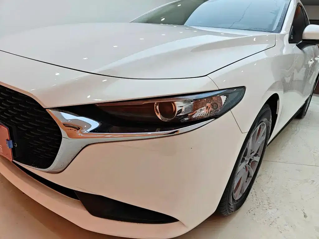 Mazda 3 Axela — фото 10