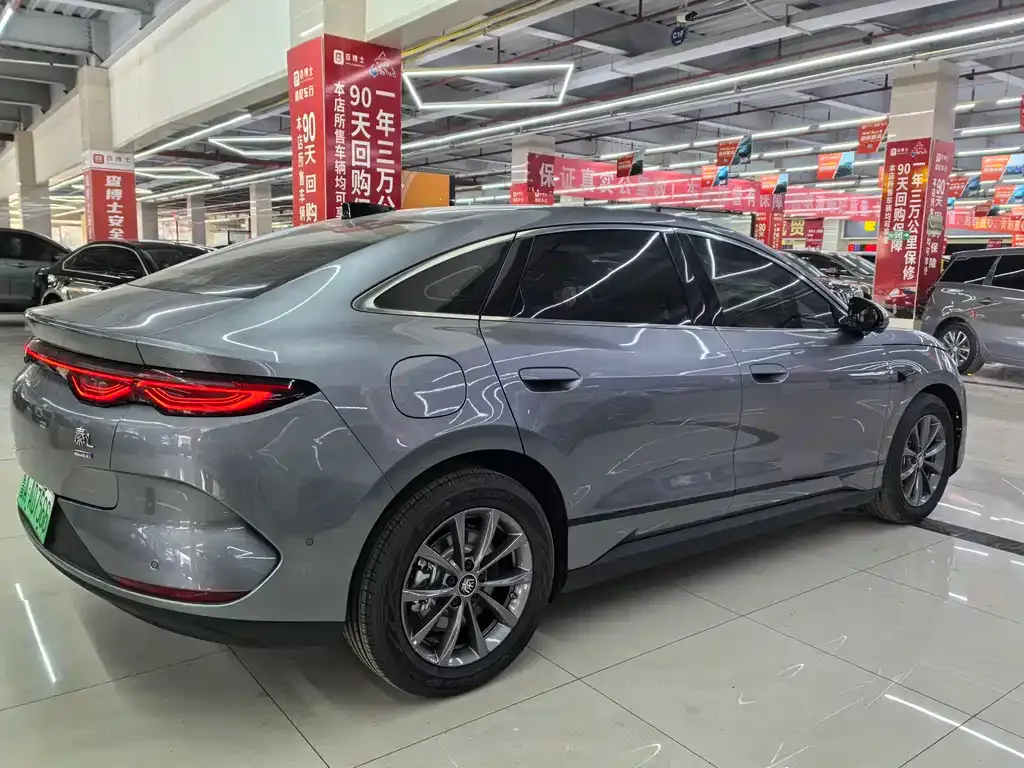 BYD Qin L — фото 6