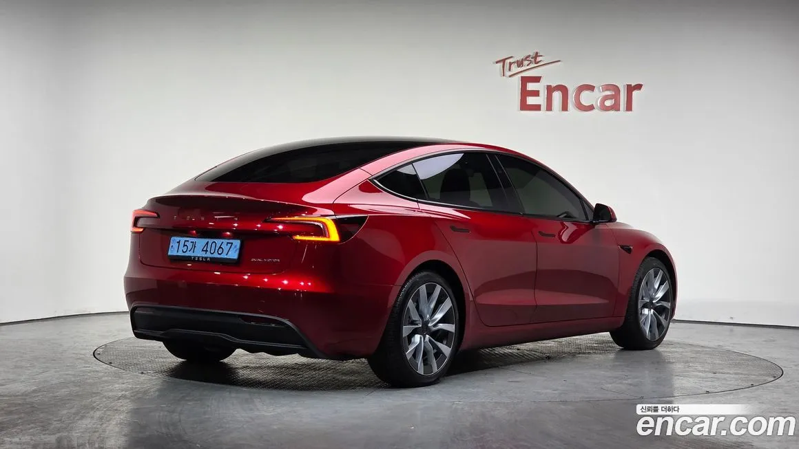 Tesla Model 3 — фото 5