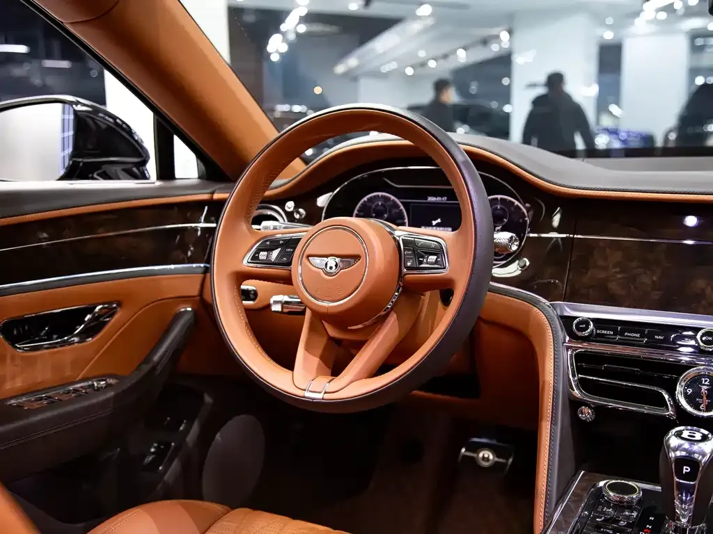 Bentley Flying Spur — фото 7