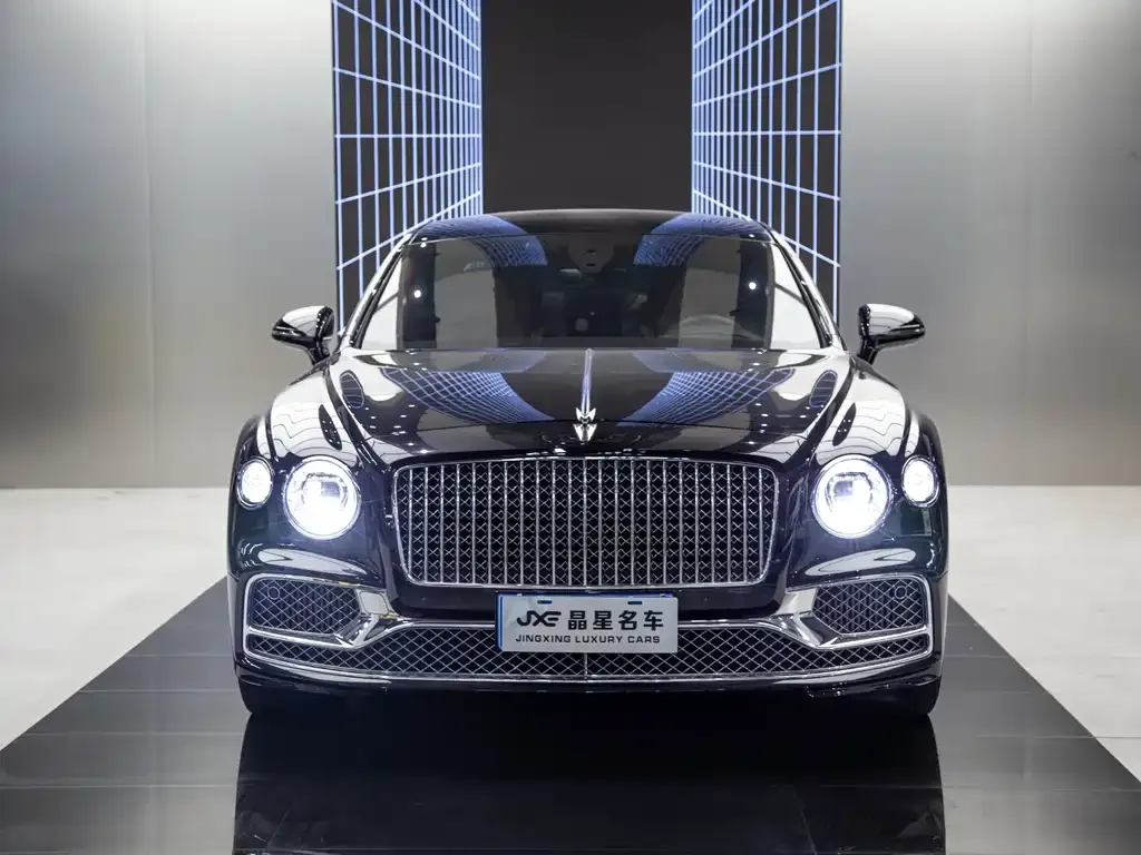 Bentley Flying Spur — фото 2