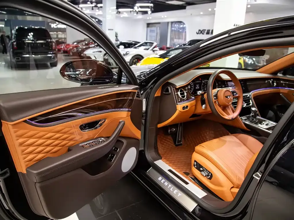 Bentley Flying Spur — фото 6