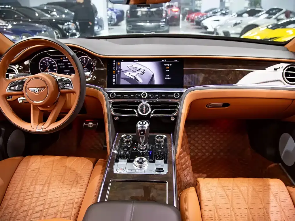 Bentley Flying Spur — фото 10