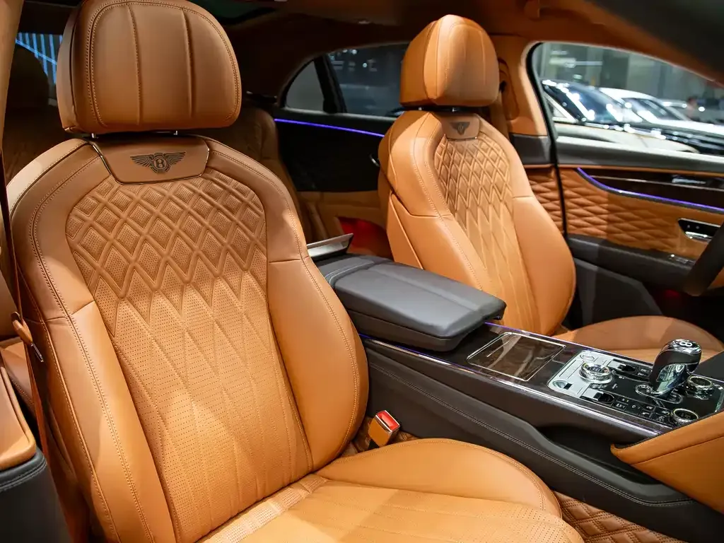 Bentley Flying Spur — фото 9