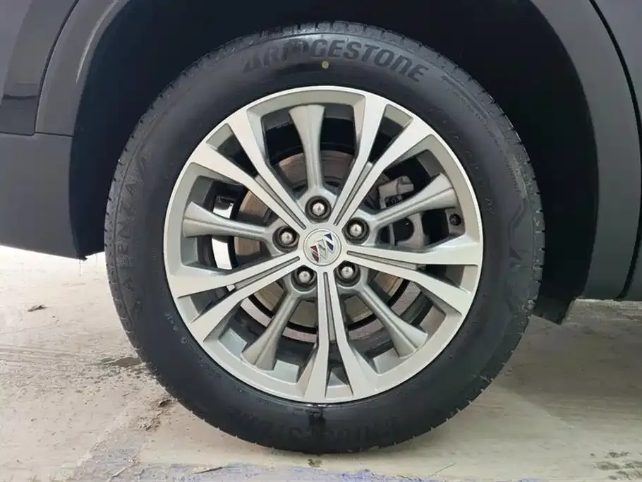 Buick Envision Plus — фото 8