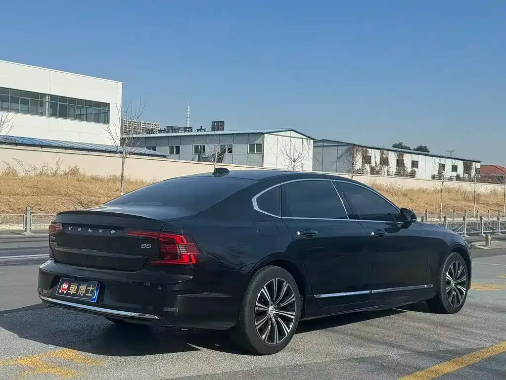 Volvo S90 — фото 3