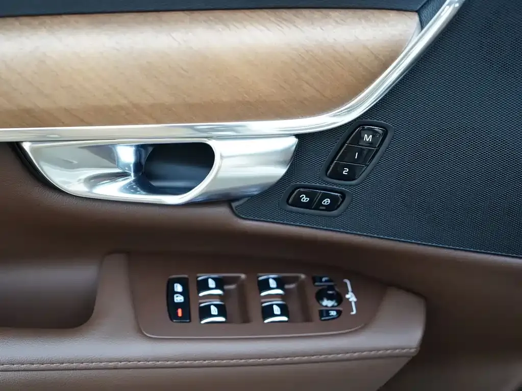 Volvo S90 — фото 10