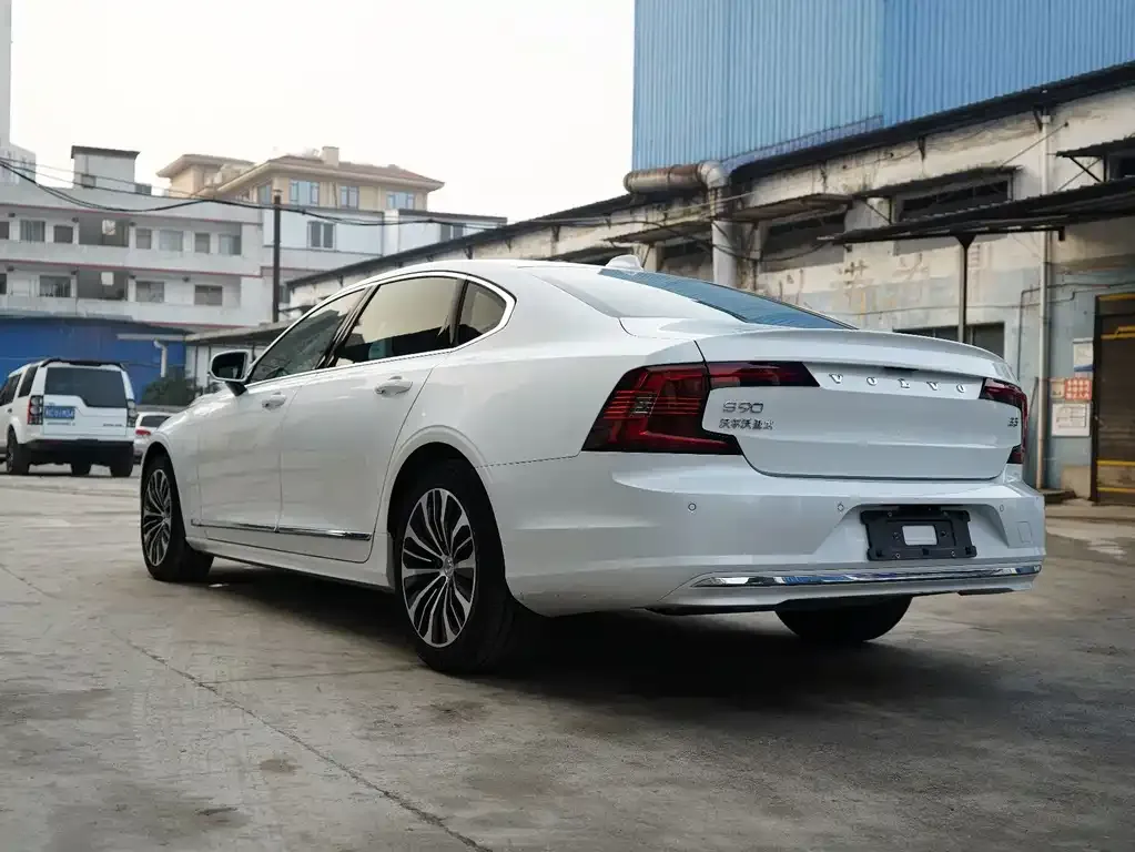 Volvo S90 — фото 4