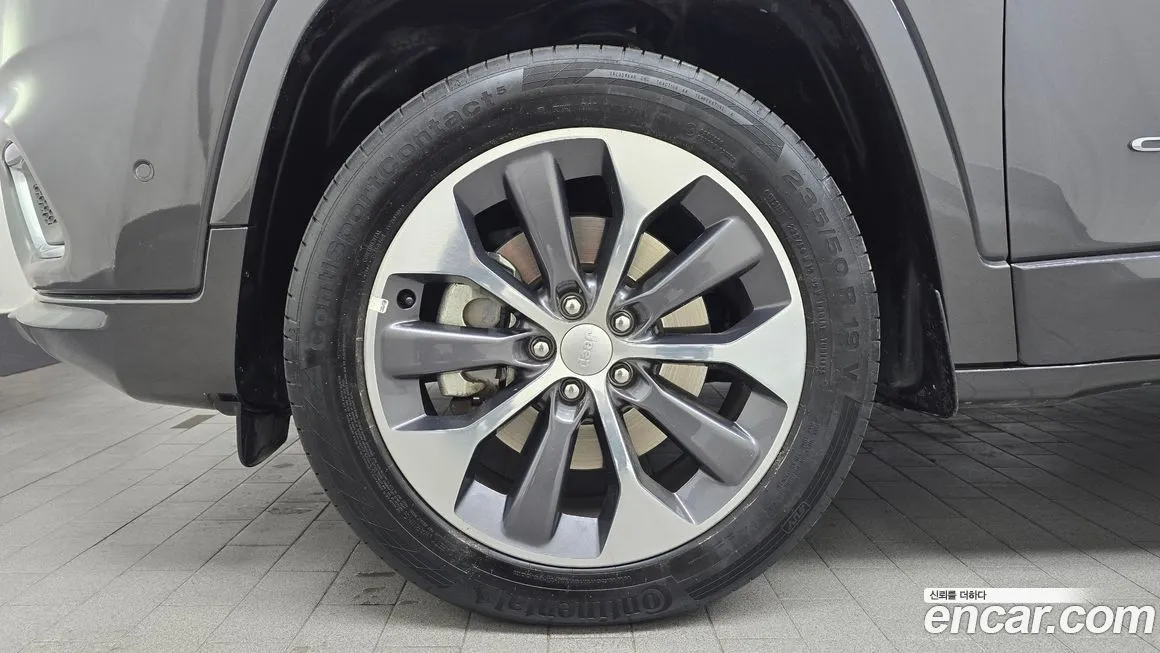 Jeep Cherokee — фото 4