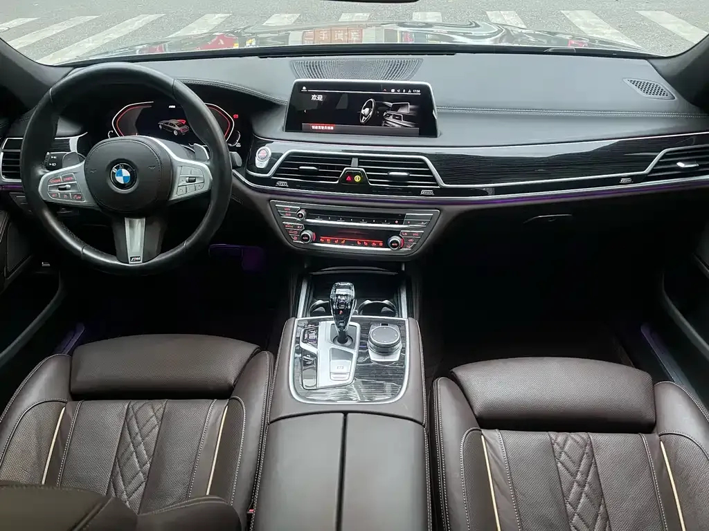 BMW 7 Series — фото 9