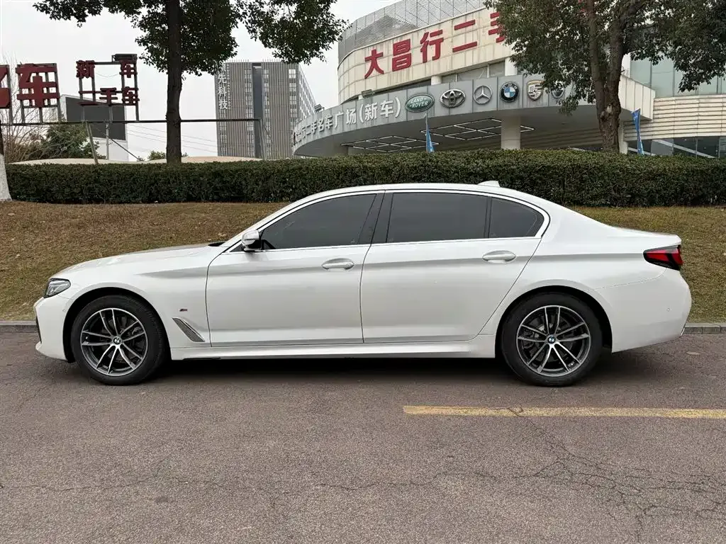 BMW 5 Series — фото 3