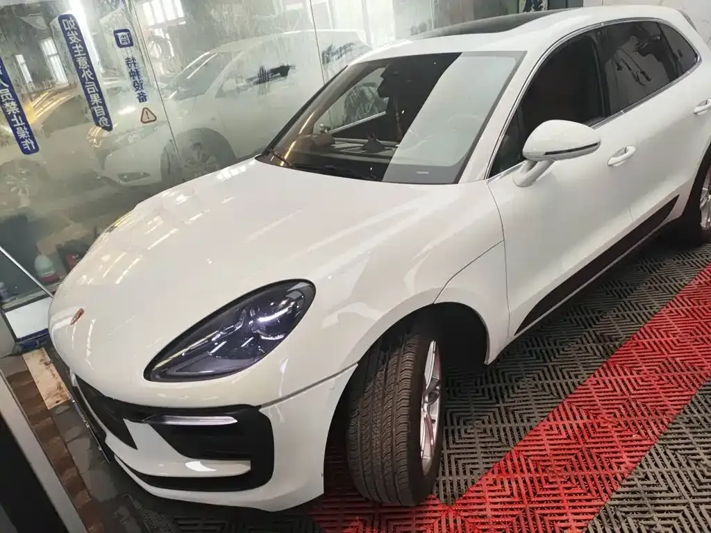 Porsche Macan — фото 1
