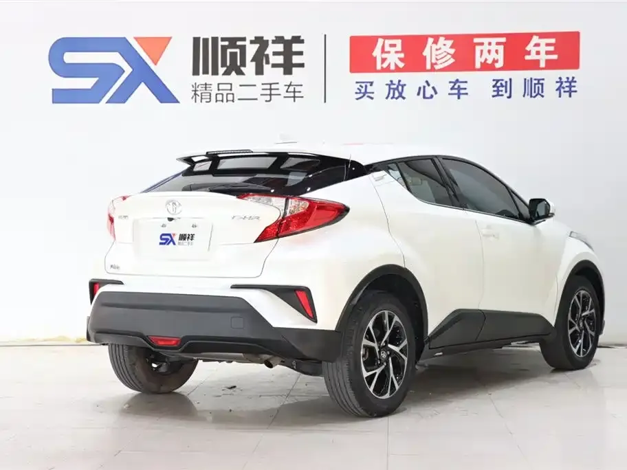 Toyota C-HR — фото 2