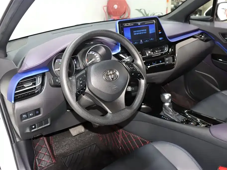 Toyota C-HR — фото 6
