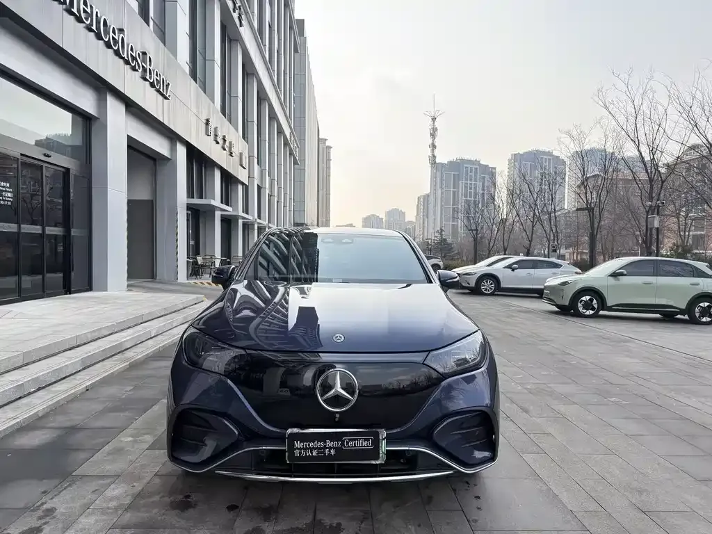 Mercedes-Benz EQE SUV — фото 8