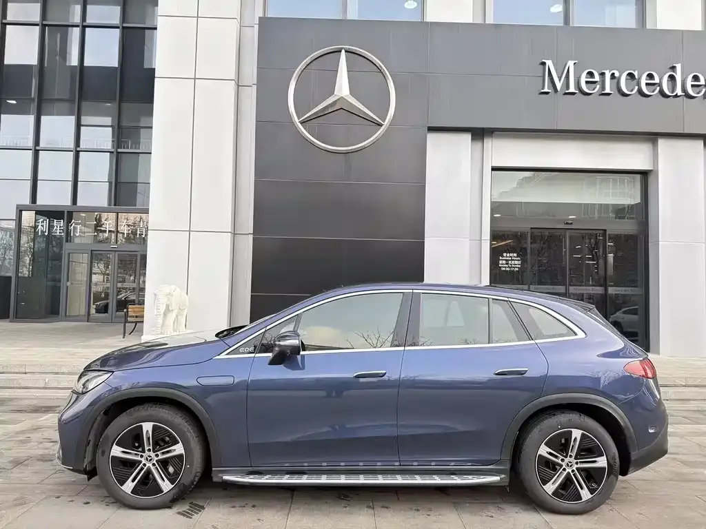 Mercedes-Benz EQE SUV — фото 3