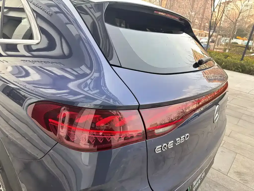 Mercedes-Benz EQE SUV — фото 7