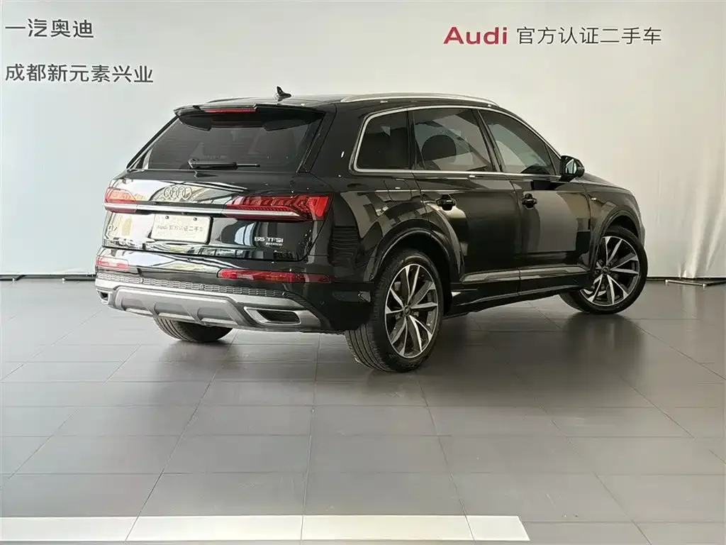 Audi Q7 — фото 8