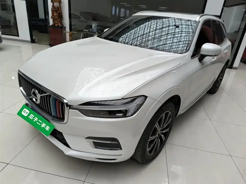 Volvo XC60 — фото 1