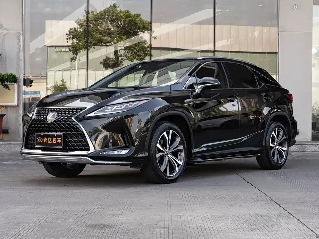 Lexus RX — фото 1