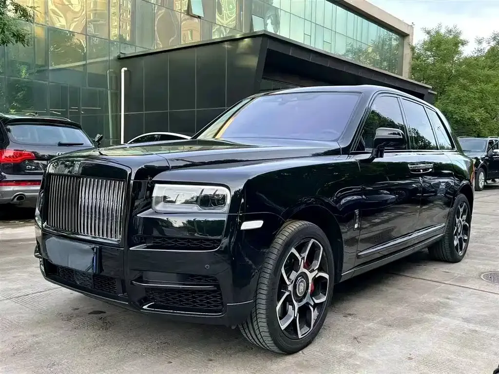 Rolls-Royce Cullinan — фото 1