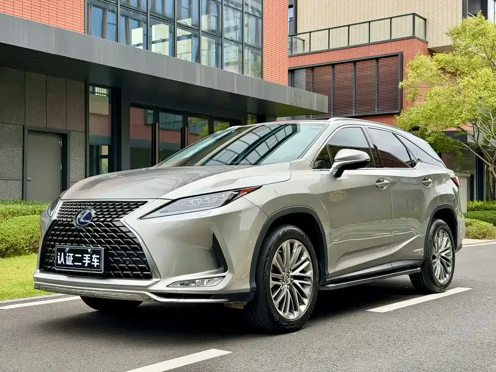 Lexus RX — фото 1