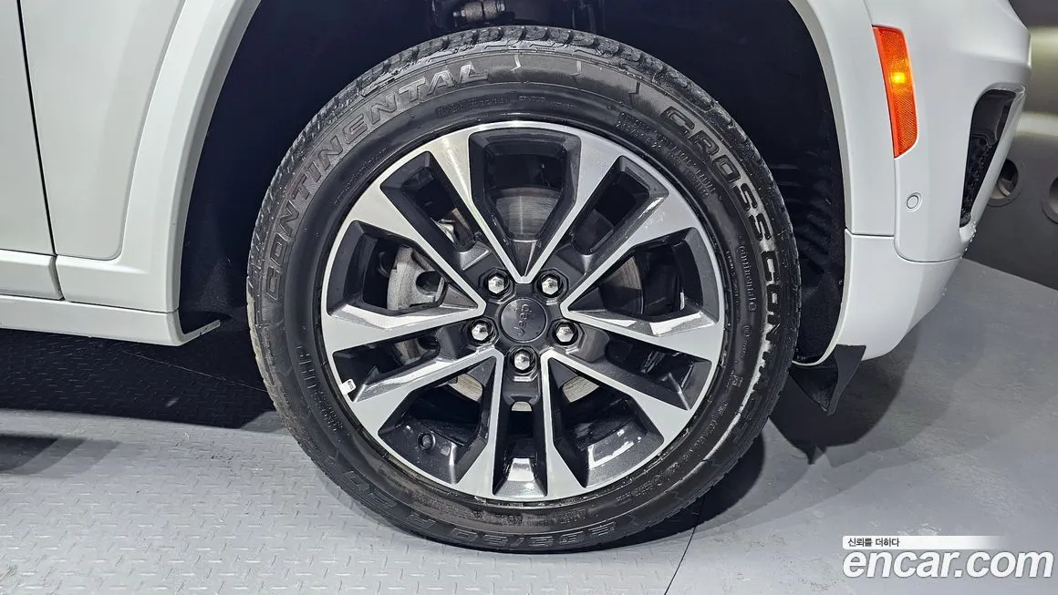 Jeep Cherokee — фото 8