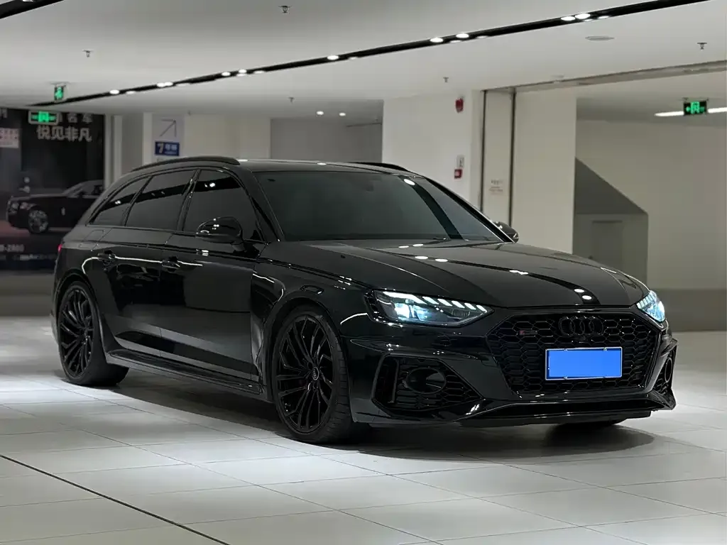 Audi RS 4 — фото 6