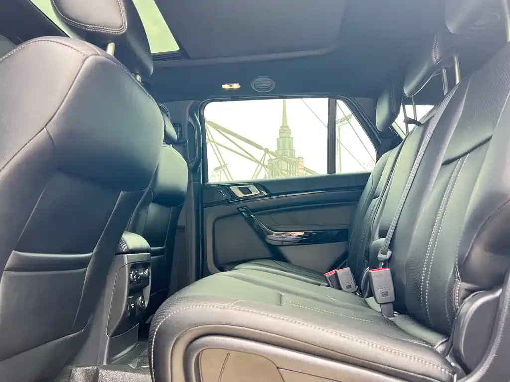 Ford Everest — фото 4