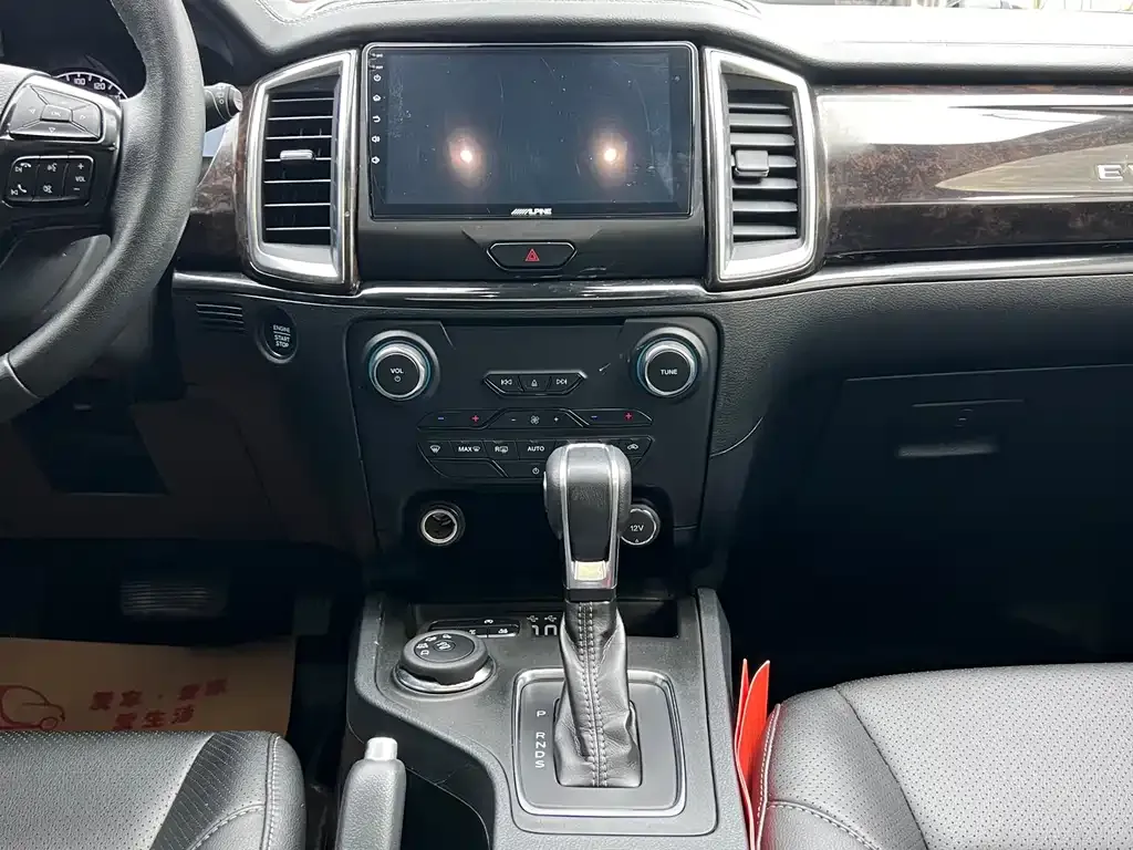 Ford Everest — фото 3