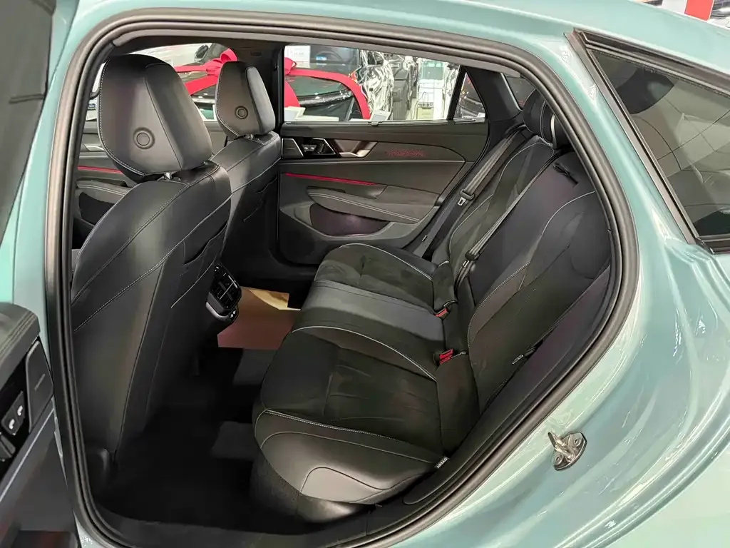 Volkswagen Passat — фото 10