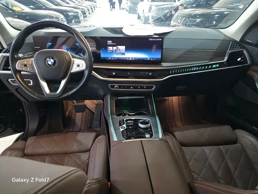 BMW X7 — фото 2