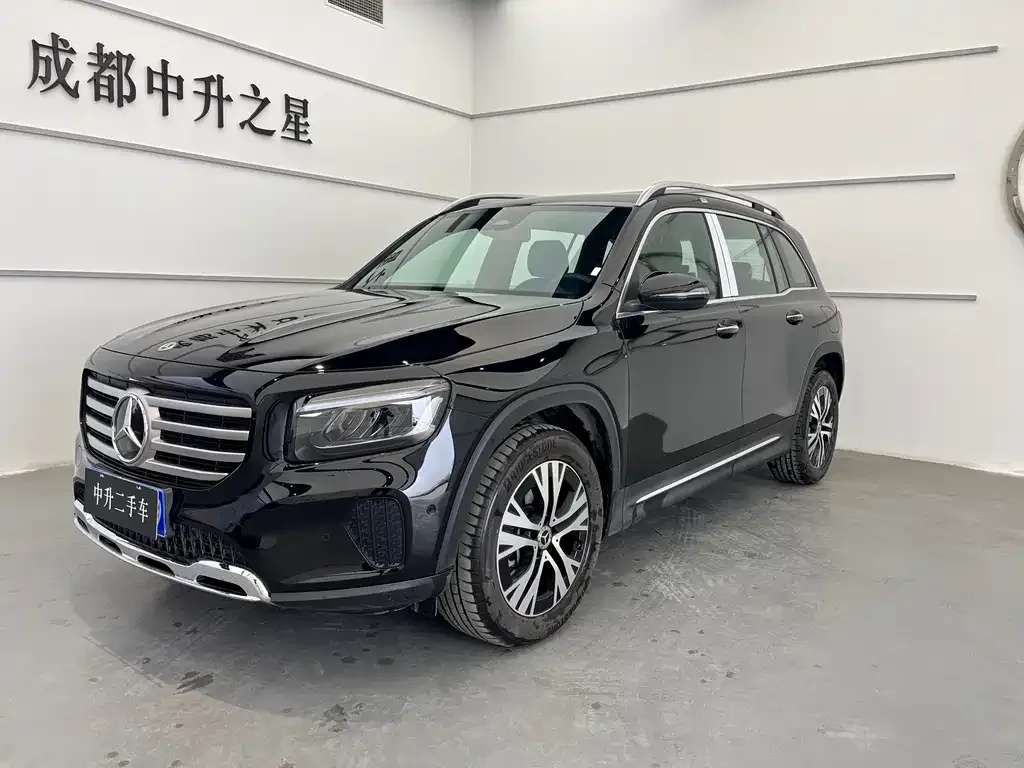 Mercedes-Benz GLB — фото 1