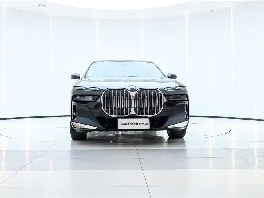BMW 7 Series — фото 5