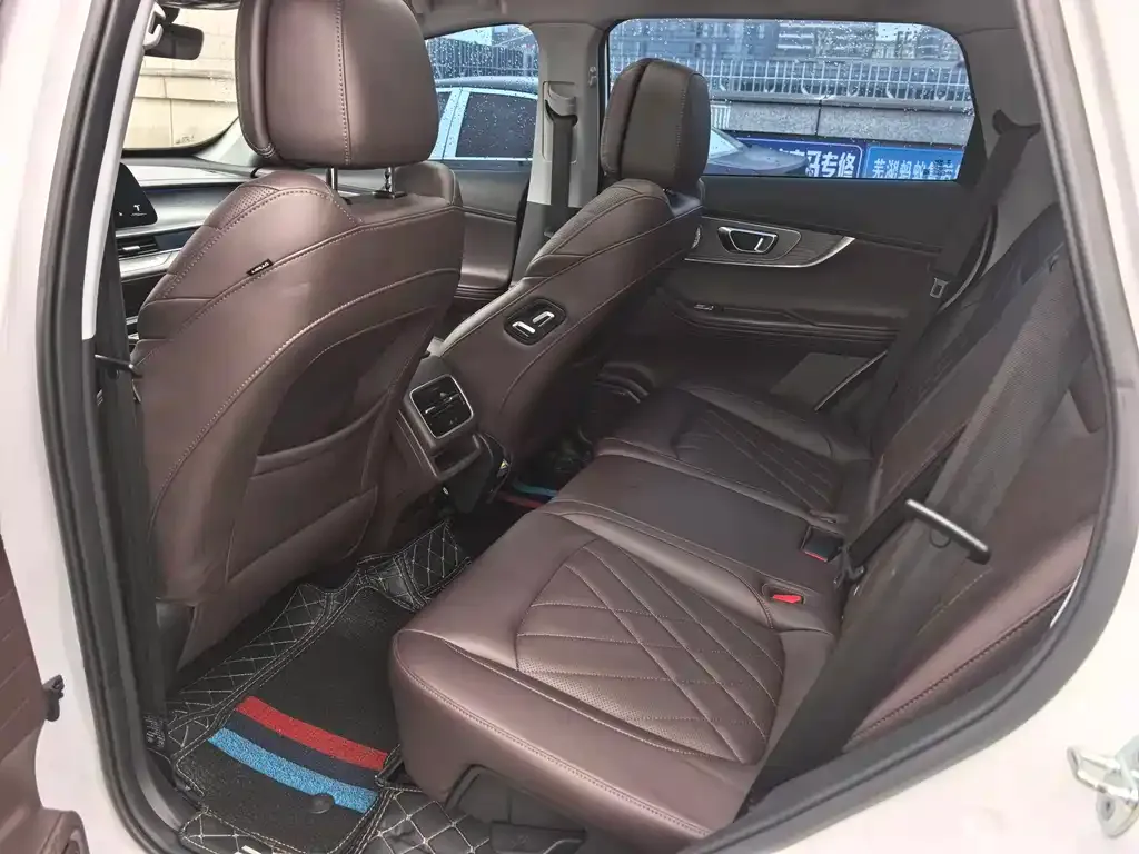 Chery Tiggo 8 PRO NEV — фото 4
