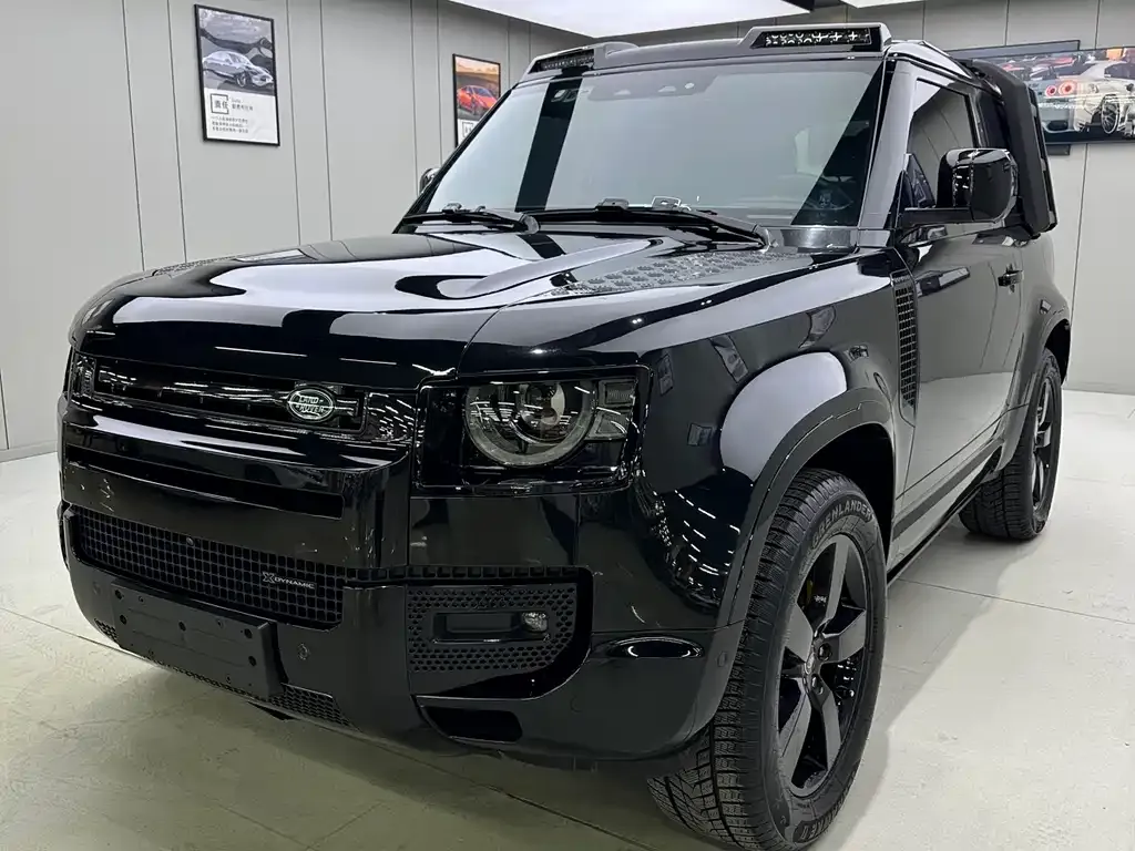 Land Rover Defender — фото 1