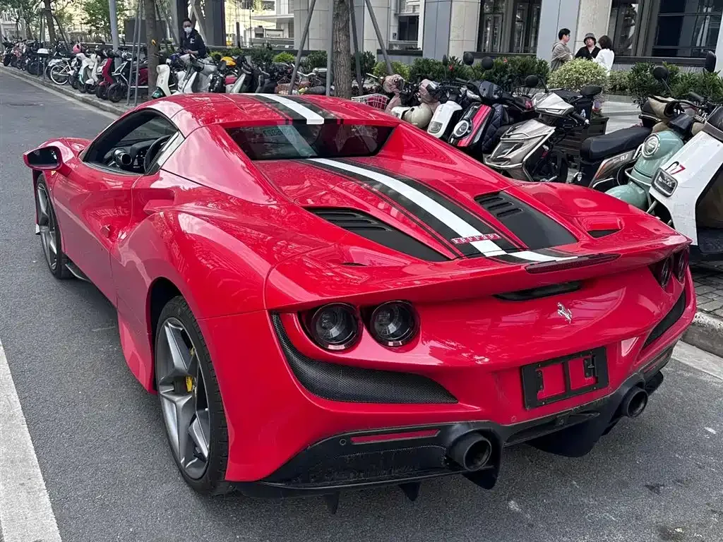 Ferrari F8 — фото 6
